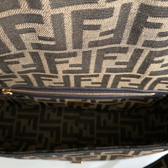 🛑SOLD🛑Fendi Baguette - Picture 7 of 7